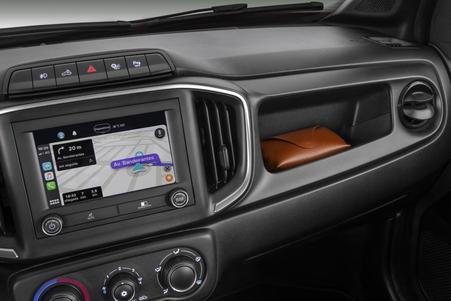 Детали интерьера Fiat Strada Volcano Cabine Dupla (281) 2020 года  (фото 30 из 51)